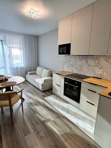 Ковалевського узвіз, 7