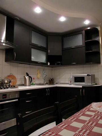 Вячеслава Чорновола вул., 2б