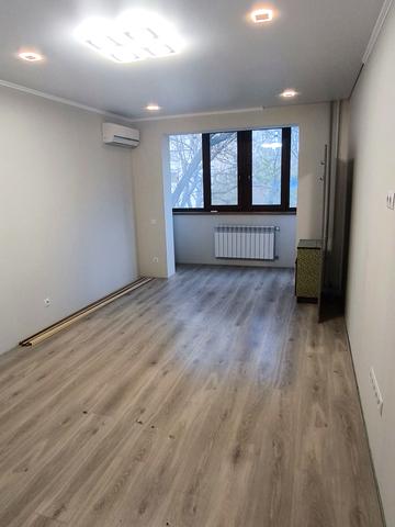 Героїв Крут вул. (Валентини Терешкової), 35