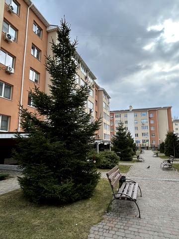 Подільська вул., 6