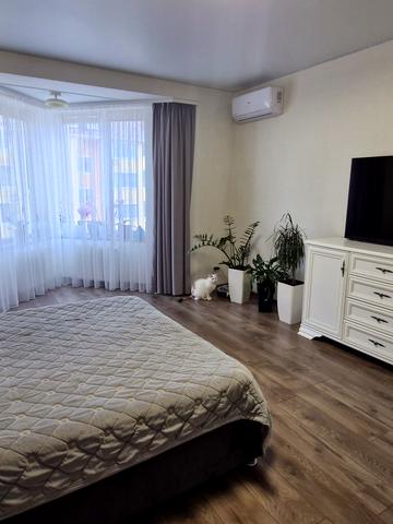 Павла Чубинського вул., 5