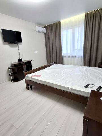 Ясинуватський пров., 11