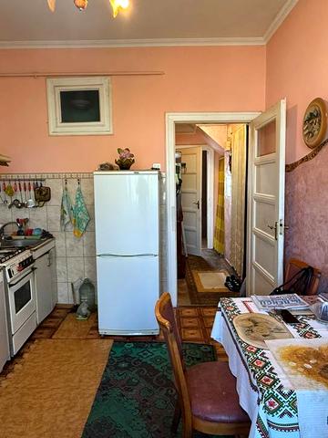 Переяславська вул., 11