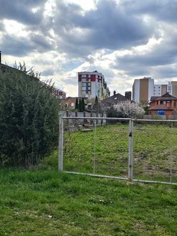 Центральна вул., 16