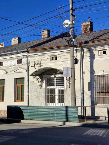 Героя України Степана Бандери вул., 16
