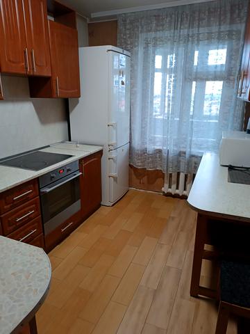 Академіка Корольова вул., 85