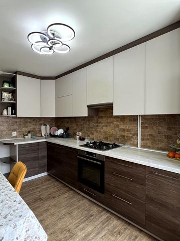 Сімї Глодан вул., 6