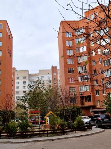 Героїв України просп. (Героїв Сталінграду), 13-Ж