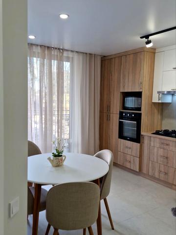 Юліана Пелеша вул., (Будинок 3)