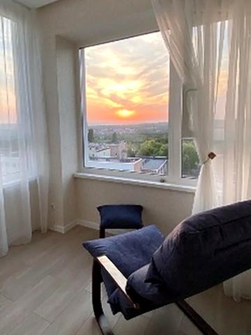 Домобудівельна вул., 7