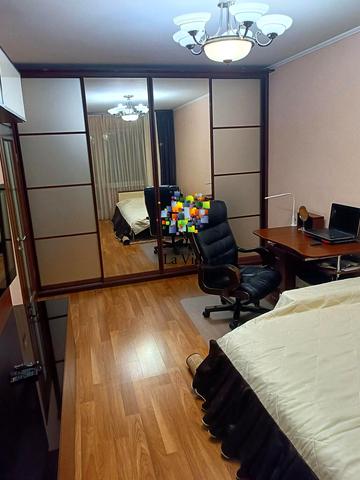 Анни Ахматової вул., 43