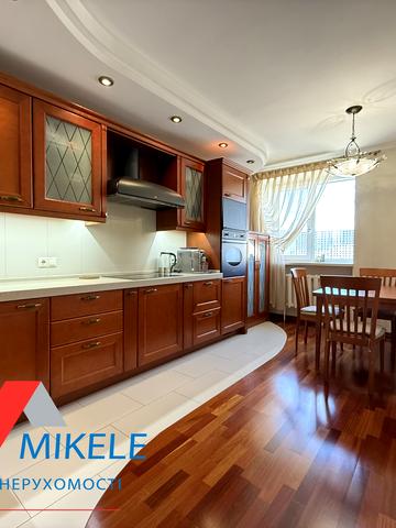 Кадетський Гай вул., 3