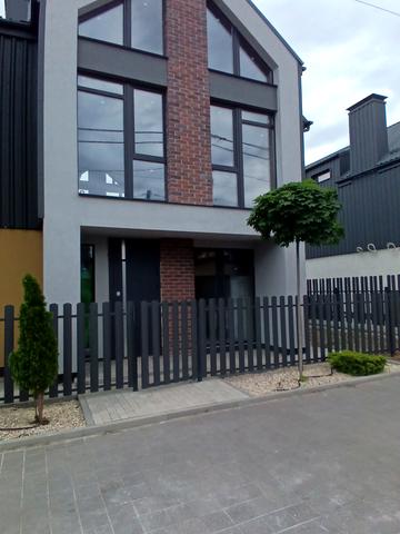 Богдана Хмельницького вул., 55