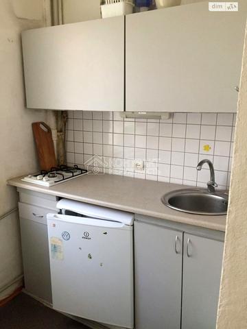 Костомарівська вул., 18