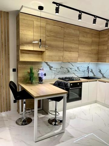 Топольна вул., 4-Б