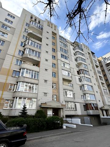 Черкаська вул., 4