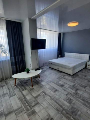 Андрія Аболмасова вул. (Панельна), 7