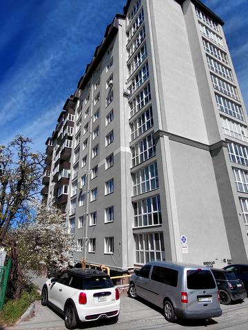 Глибока вул., 24