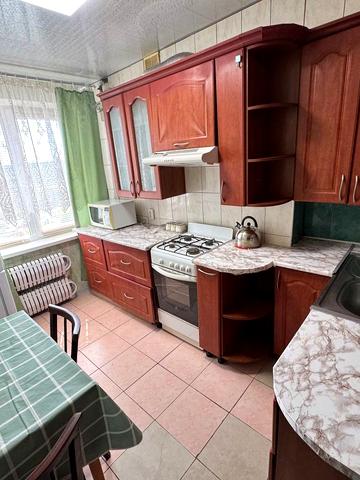 Юрія Кондратюка вул. (Комунарівська), 16