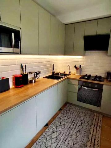 Велика Васильківська вул. (Червоноармійська), 102