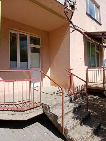 Одеська, 9