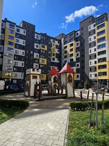 Олександра Довженка вул., 61