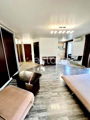 Квартальна вулиц вул. (Гладкова), 16