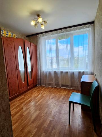 Мілютенка вул., 38