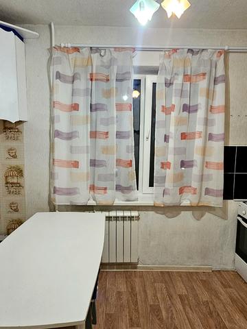 Йорданська вул. (Лайоша Гавро), 7