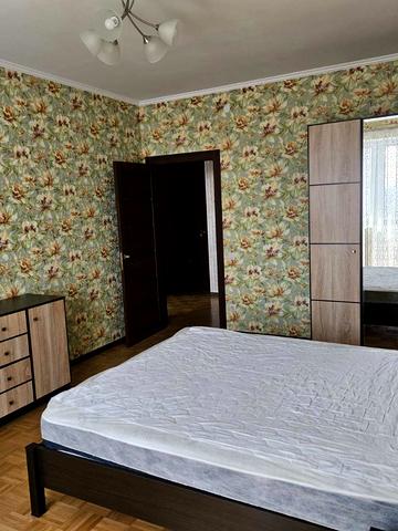 Уляни Кравченко вул., 8