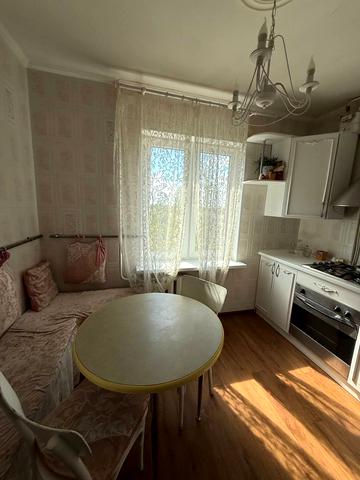 Сімї Глодан вул., 27