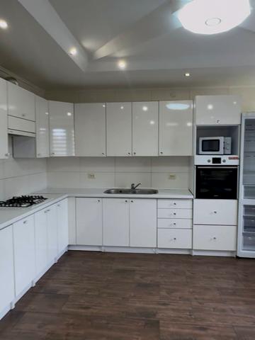 Кондукторська вул., 49