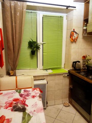 Здолбунівська вул., 3