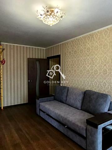 Космонавтів вул., 33