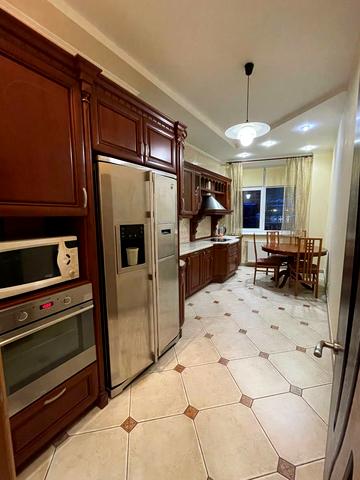 Старонаводницька вул., 6-Б