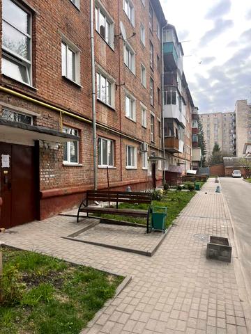 Чорновола вул., 56