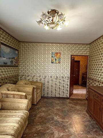 Небесної Сотні просп. (Маршала Жукова), 15а