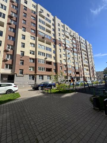 Угорська вул., 14є