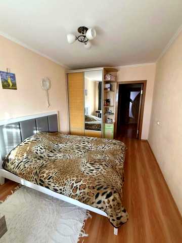 Михайла Лушпи просп. (Космонавтів), 31