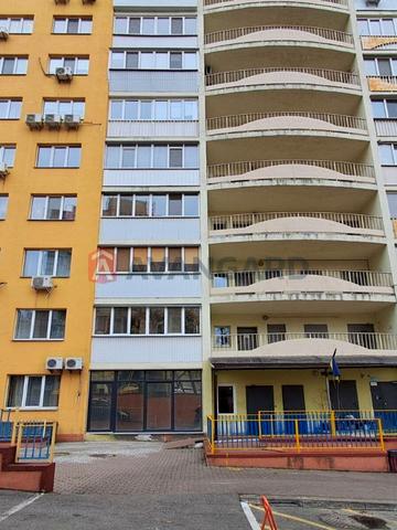 Наталії Ужвій вул., 12
