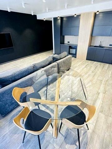 Січеславська Набережна вул., 45