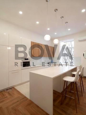 Антоновича вул. (Горького), 16