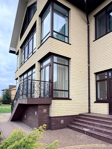 Стародніпровська вул.