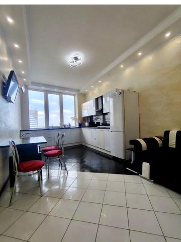 Літературна вул., 12а, к.1