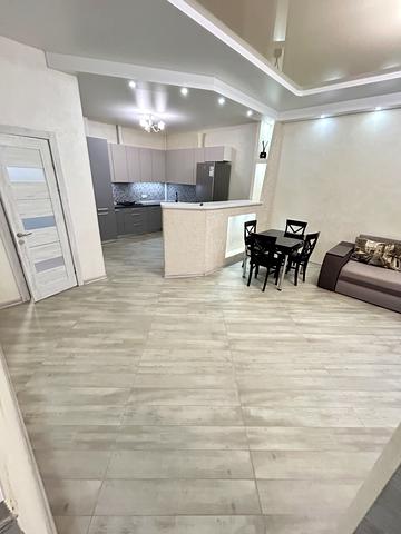 Освіти вул., 4