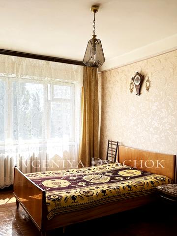 Ярослава Гашека бульв., 10