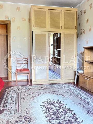 Миколи Ушакова вул., 20