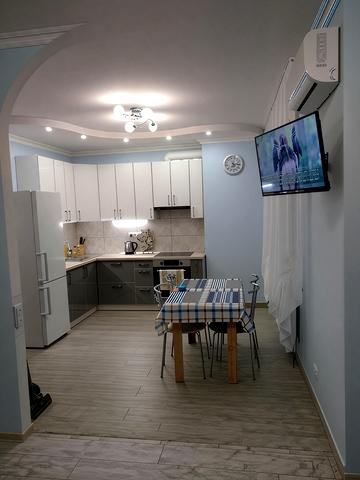 Академіка Глушкова просп., 9-В