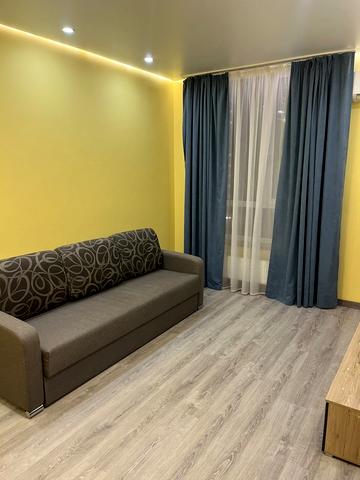 Практична вул., 6