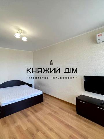 Юрія Пасхаліна вул. (Ілліча), 17